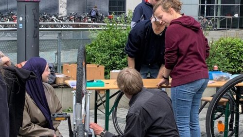 Fahrradwerkstatt beim Open-Campus-Tag